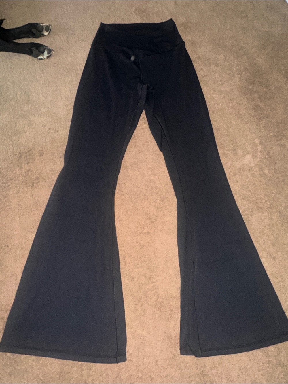 Black High-Rise Flared Leggings - Sleek Everyday Style